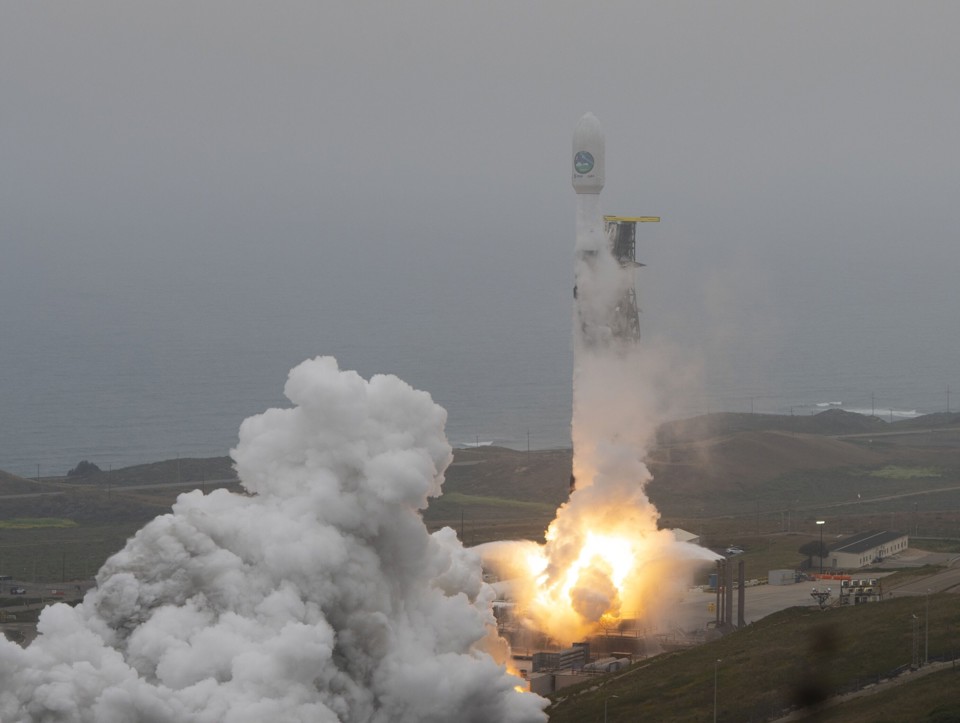 Space X Falcon 9 liftoff.