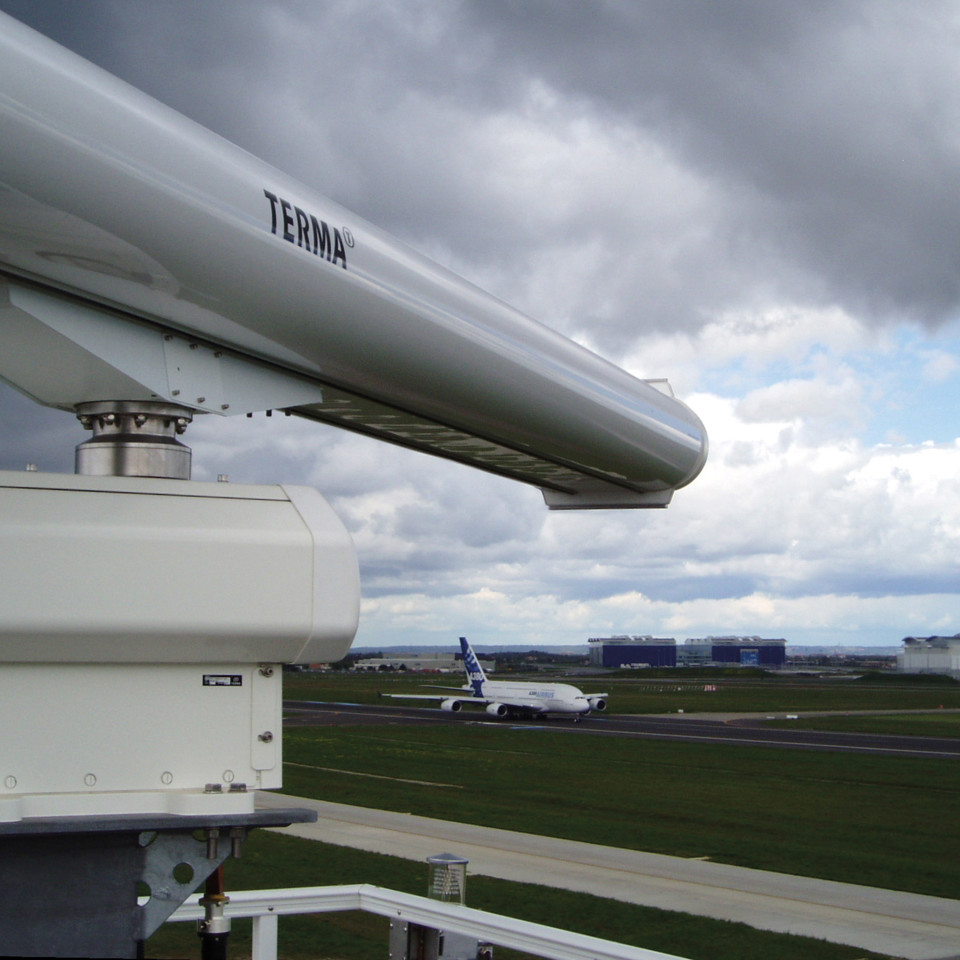 Terma SCANTER SMR Radar at Copenhagen Airport runway.