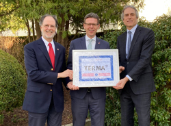 Jes Munk Hansen receiving supplier award of the year on behalf of Terma.