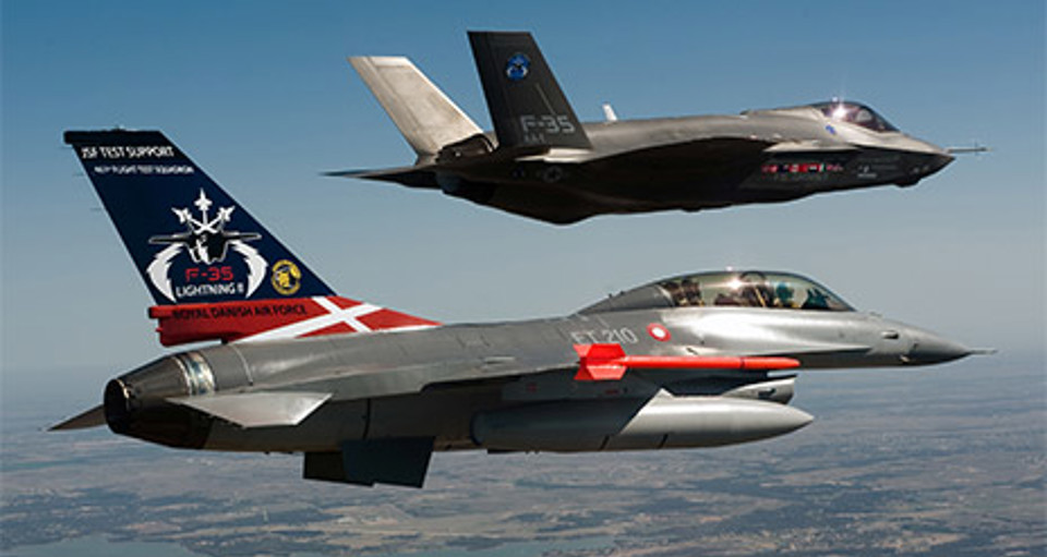 Two F-35 Lightning II.