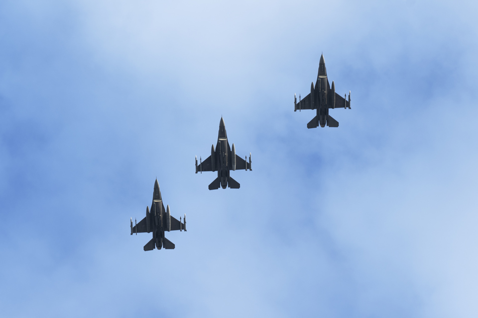 F 16 Fighter Jets