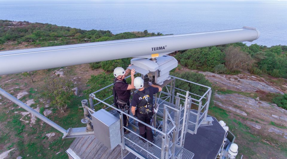 Terma Service Engineers at work on a SCANTER radar