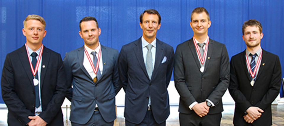 Talented Terma apprentices honored with medals.