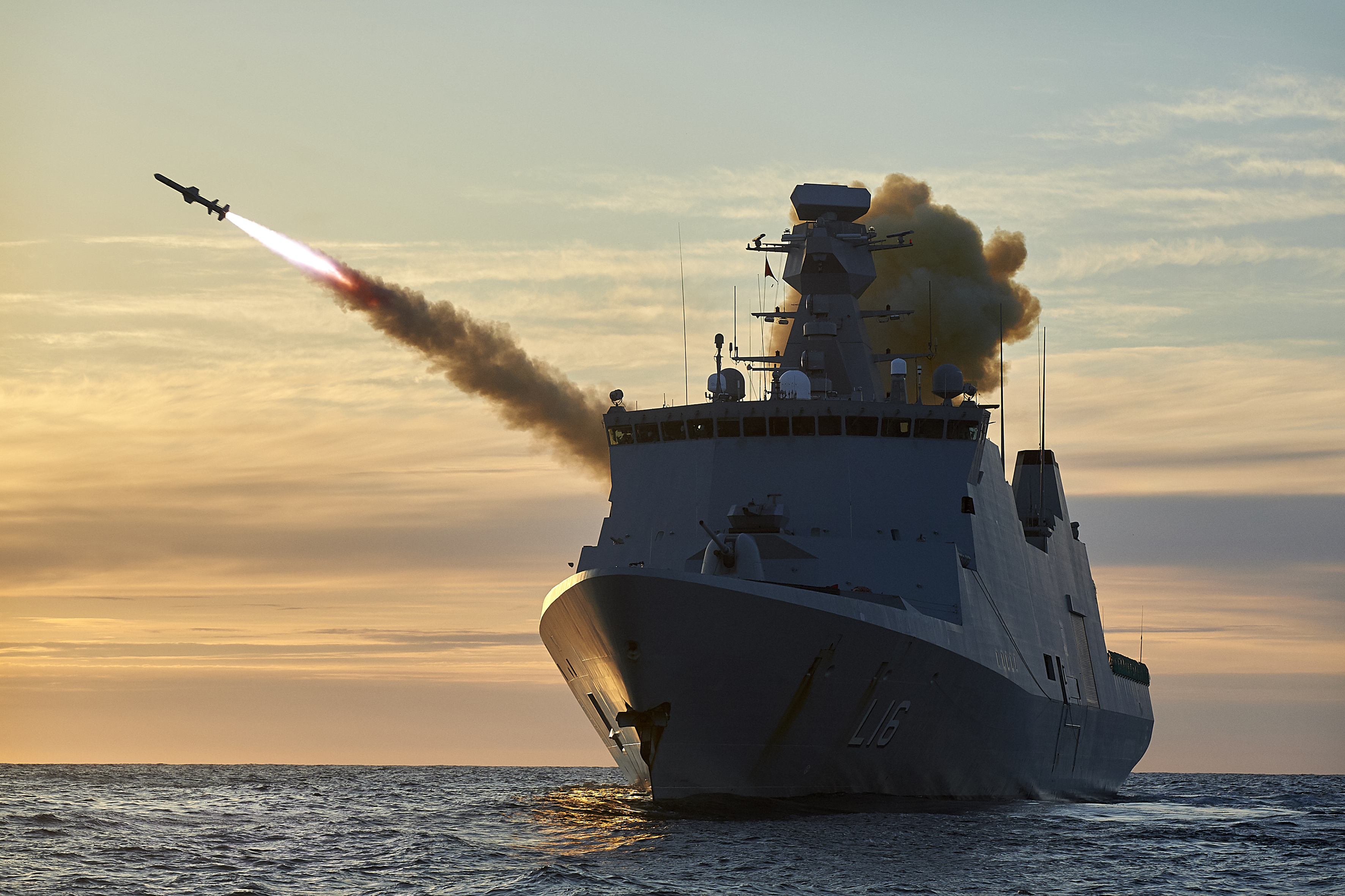 Harpoon Firing From Frigate Absalon.