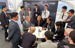 Terma employees talking to Cornes Technologies during DALO Industry Days 2026.