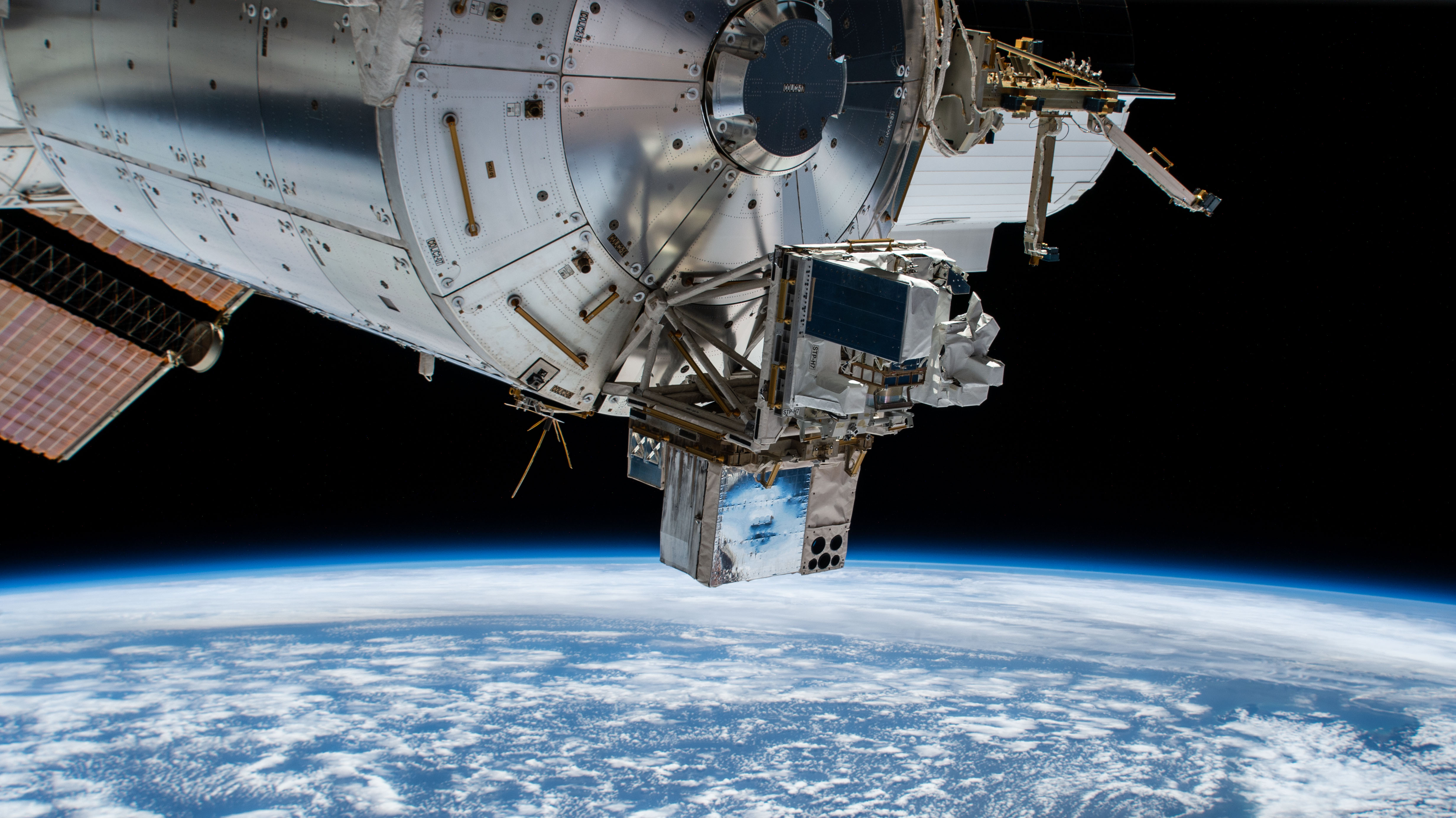 Leading space. Космический шторм. VR esa ISS. Space instruments. Space Instrumentation.
