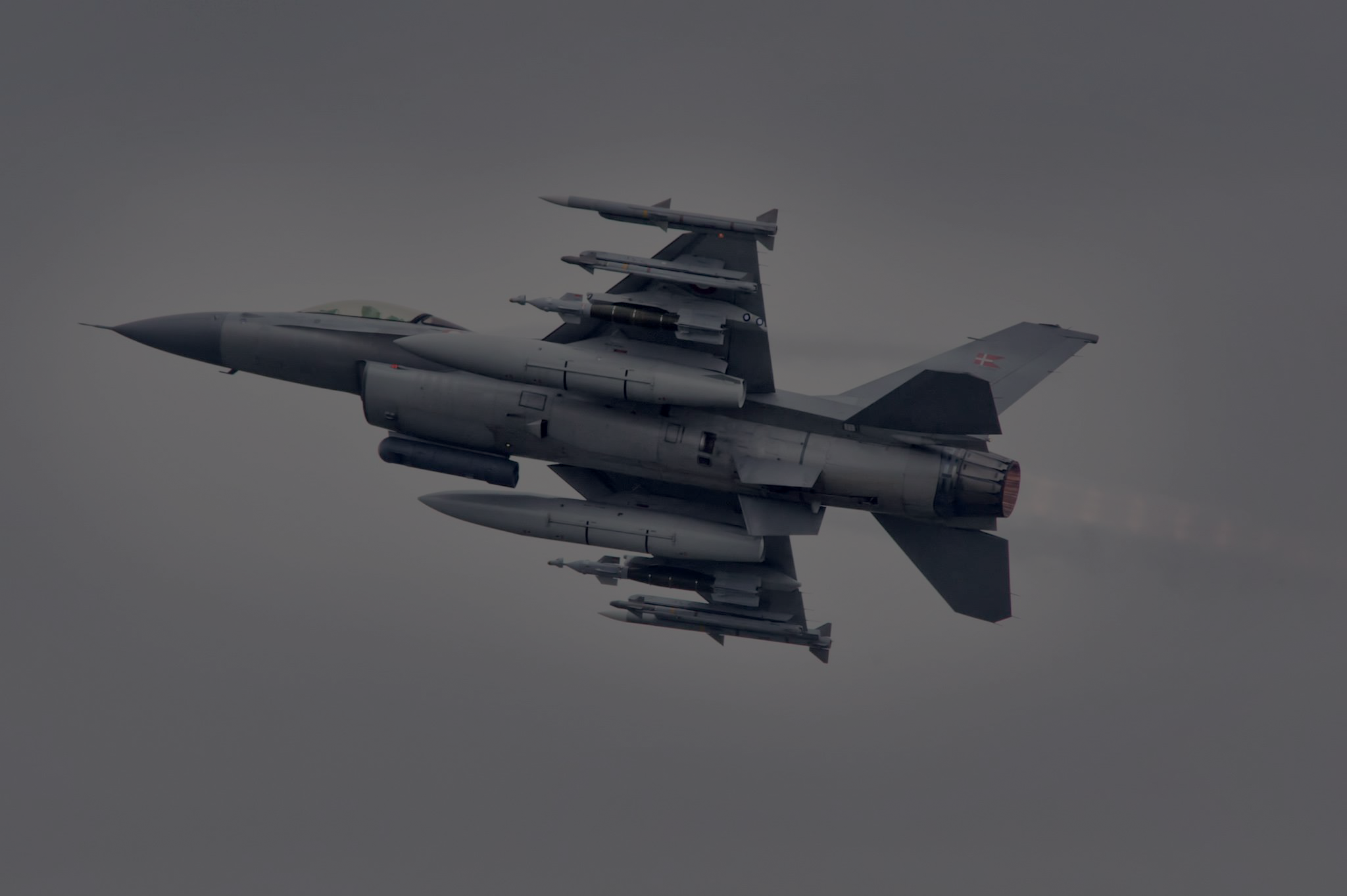 General Dynamics f-16 Fighting Falcon in the air.